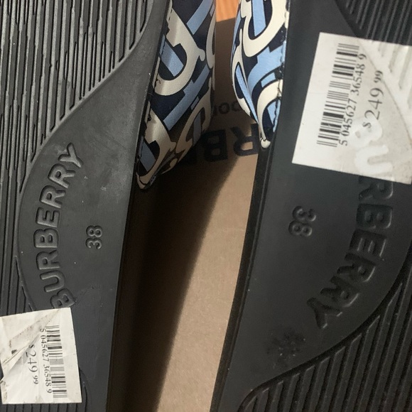 Burberry Furley TB Flock Padded Leather Slides
Sold Out !!!!!LABOR DAY SALE!! - Picture 5 of 11